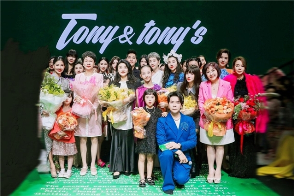 当高科技迷上秀场，Tony tony’s X华为 Pura 70系列：美丽是个技术活儿